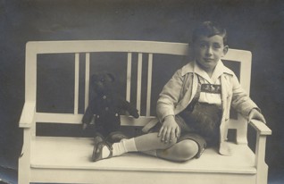 foto1.jpg - George Sachs in 1926. Interview was conducted in 2014 in New York. Geroge Sachs has donated JMP with many digital copies from his family archive, included unique video record of his wedding from 1947. George Sachs left Czechoslovakia two years later. foto1.jpg - George Sachs in 1926. Interview was conducted in 2014 in New York. Geroge Sachs has donated JMP with many digital copies from his family archive, included unique video record of his wedding from 1947. George Sachs left Czechoslovakia two years later.