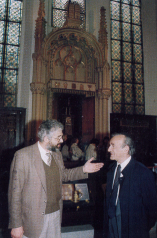 2.png - Writer and 1986 Nobel Peace Price of laureate Elie Wiesel in the Maisel Synagogue (1996)
